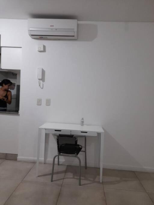 Hermoso Monoambiente En Edificio De Categoria. Apartamento